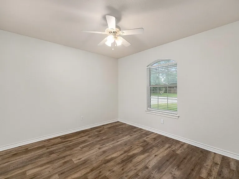 111 Bluebird Ln — Photo 10