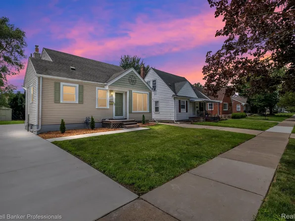 20648 Kenosha St, Harper Woods, MI 48225