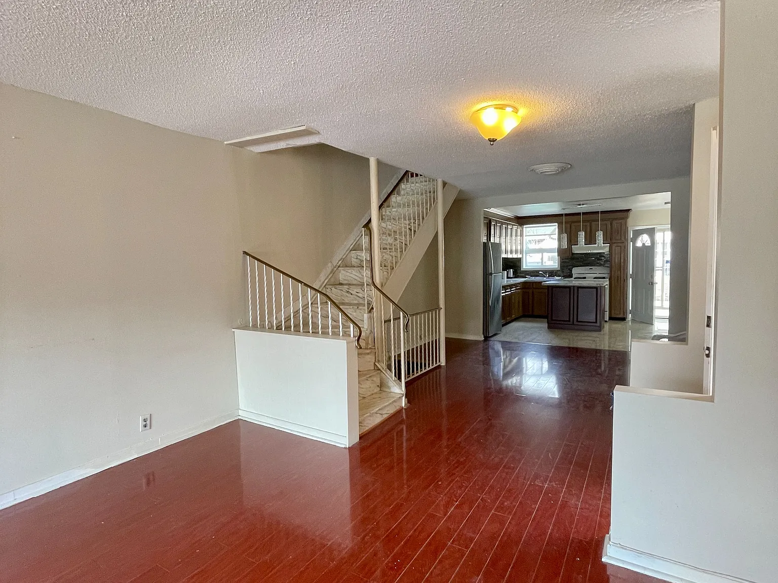 3 bed, $4,090 — Photo 3