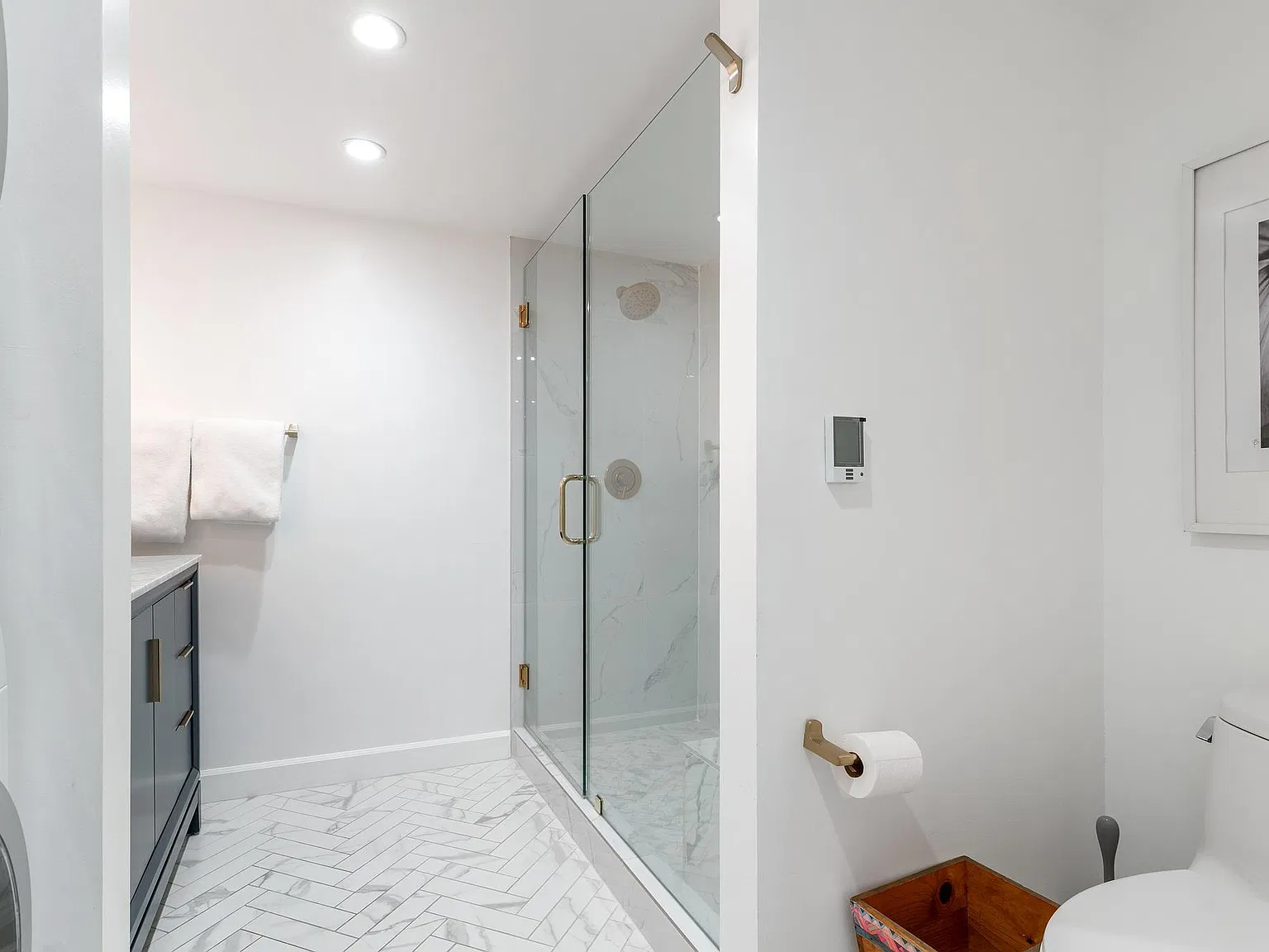 2 bed, 1325 sqft, $9,000 — Photo 2