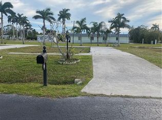 127 Raintree Ln, Fort Myers, FL 33908