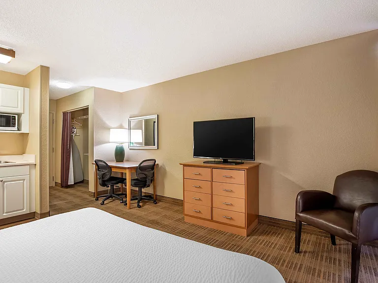 Studio Suite - 1 Queen Bed