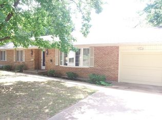 918 S Main St, Nevada, MO 64772