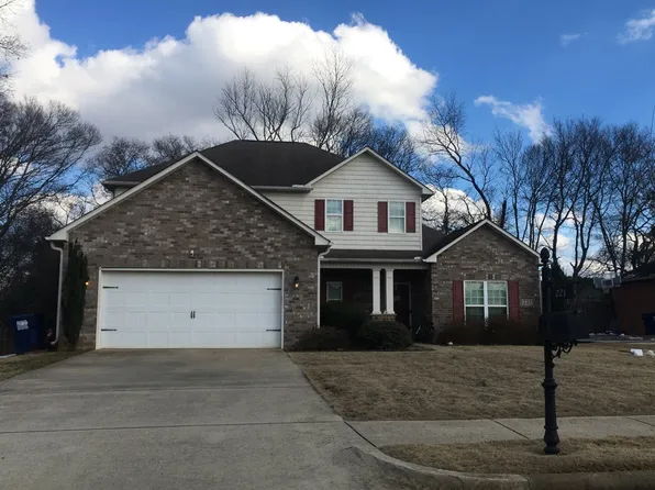 221 Somer Bridge Dr, Huntsville, AL 35811
