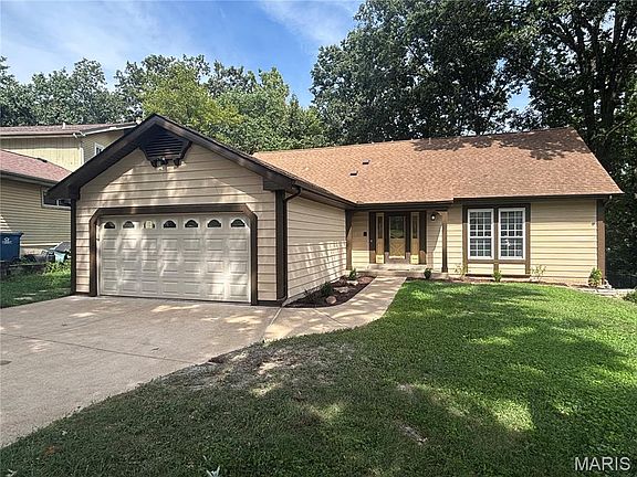 2nd image of 754 Carman Woods Dr