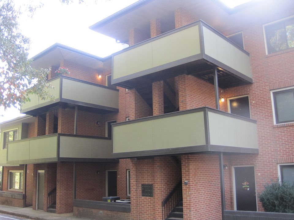 2nd image of 2213 E 7th St APT G