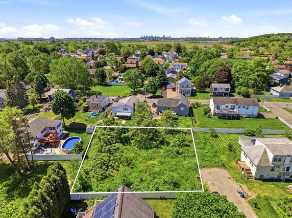0 Hampton St, Saugus, MA 01906