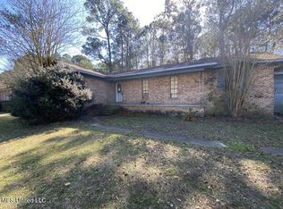 1721 Westgate Pkwy, Gautier, MS 39553