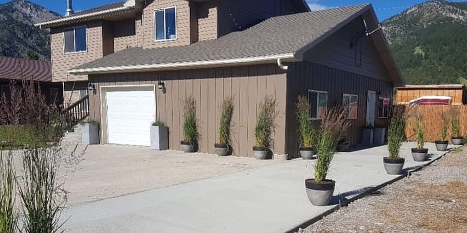 home exterior/private office