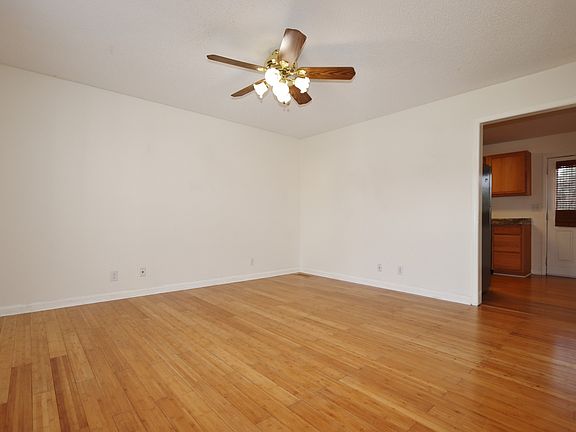 5th image of 113 Gleaves Ln