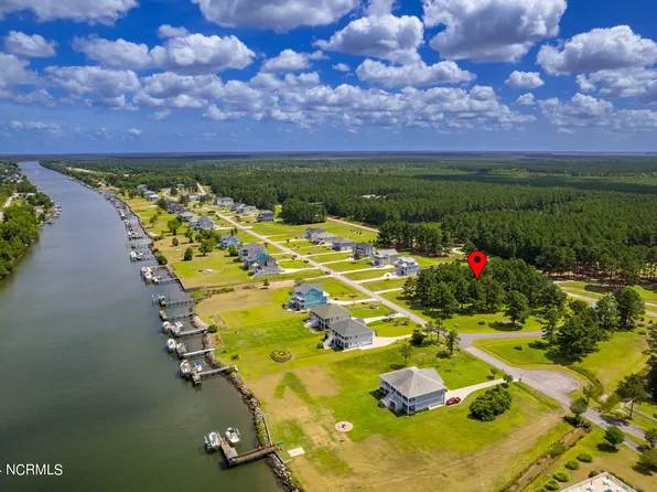208 Gatsey Lane, Beaufort, NC 28516