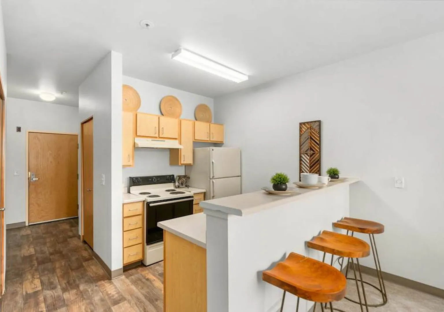 Fifth Avenue Place Apartments — Photo 2