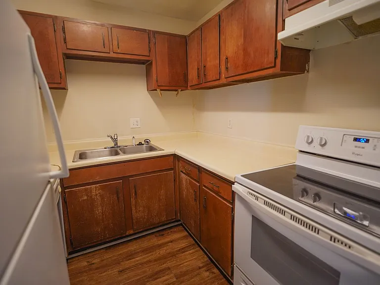 2325 W Pensacola St #223 — Photo 4