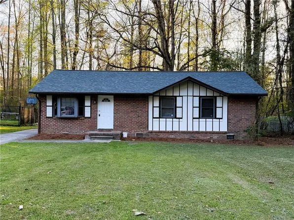1345 La Belle St, Jonesboro, GA 30238