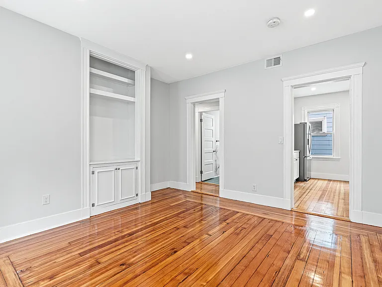 79 Pleasant St #2 — Photo 8