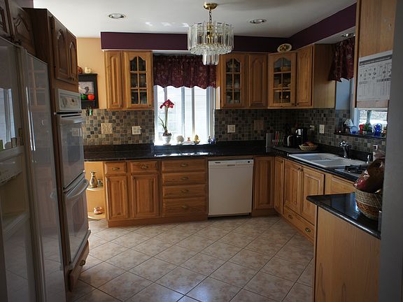 2nd image of 4925 Morse Ave