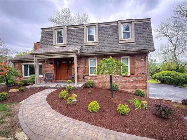 105 Mount Blaine Dr, Canonsburg, PA 15317