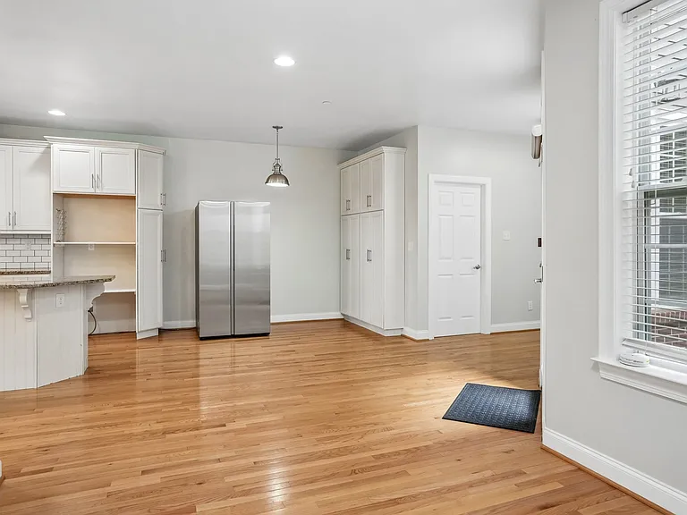 166 Shilling Ave — Photo 14