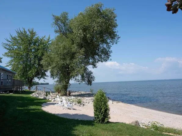 4061 Nicolet Dr, Green Bay, WI 54311