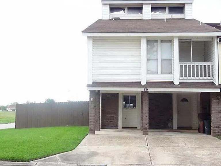 86 Stanton Hall Dr — Photo 1