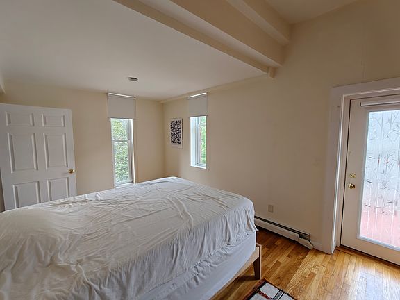 3rd image of 237 Columbia St #3