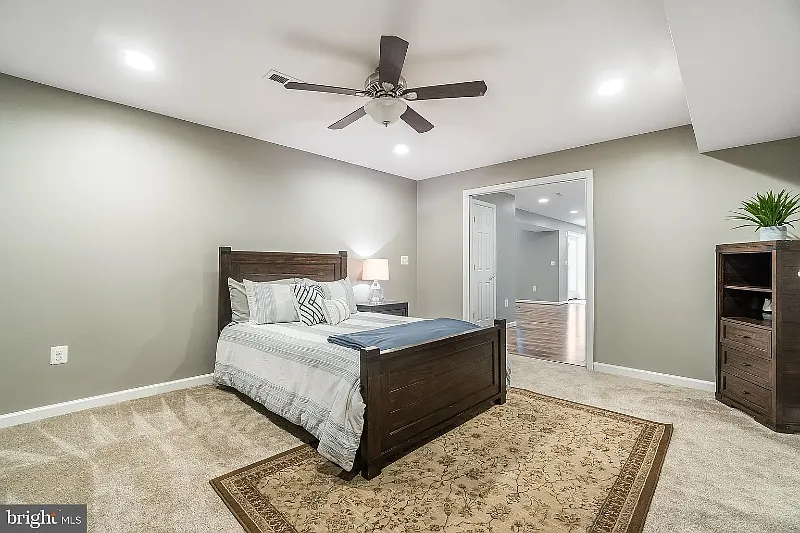 1 bed, 1500 sqft, $1,900 — Photo 3