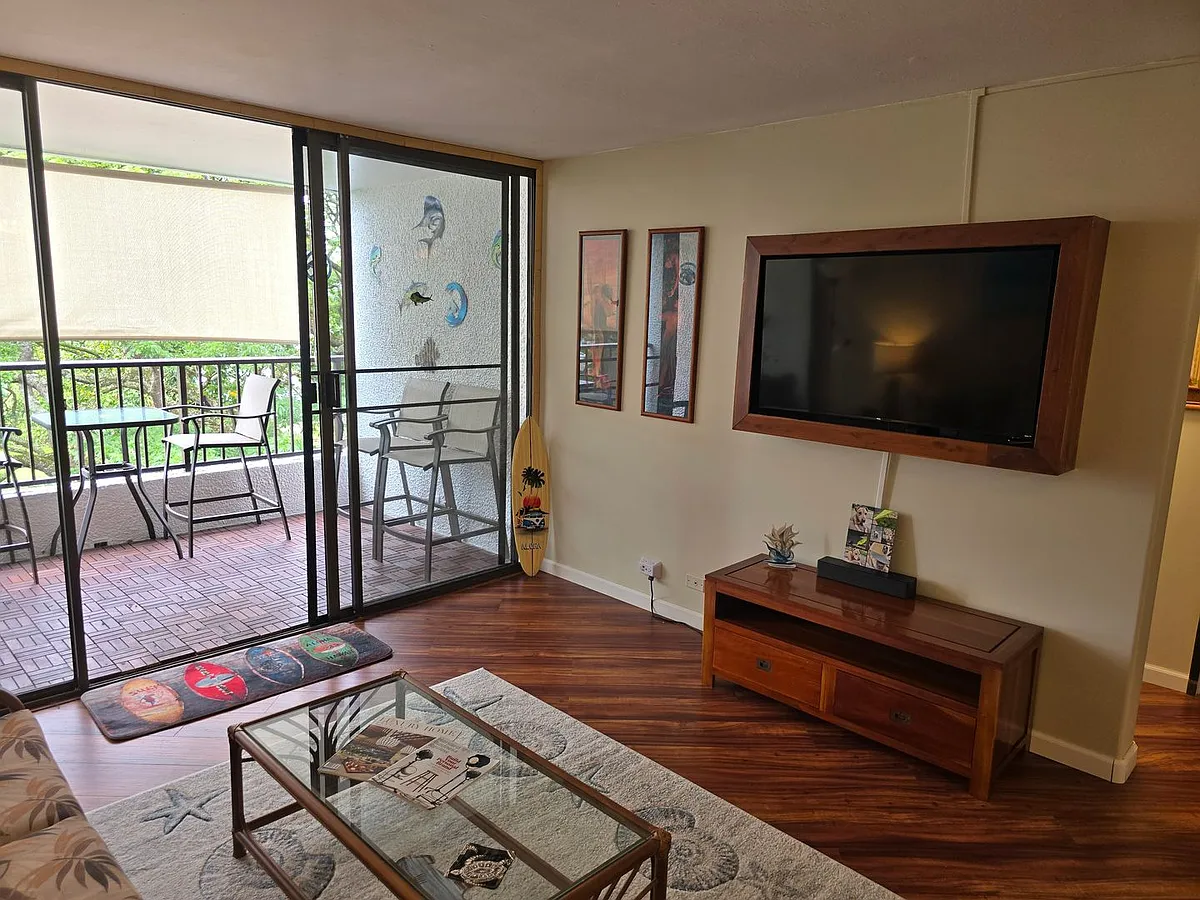 Building Photo - 1875 Kalanianaole St #402