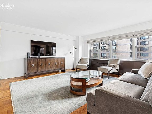 3rd image of 301 E 75th St APT 19B