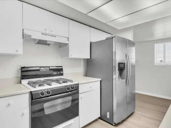 8922 I Ave APT 2, Hesperia, CA 92345