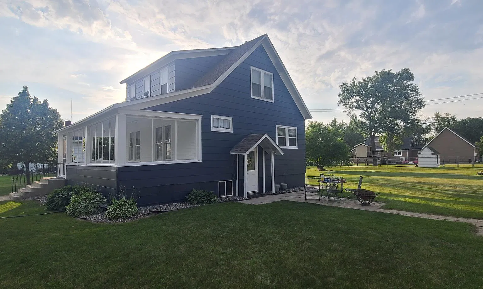4 bed, 1.5 bath, 1700 sqft, $1,500 — Photo 3