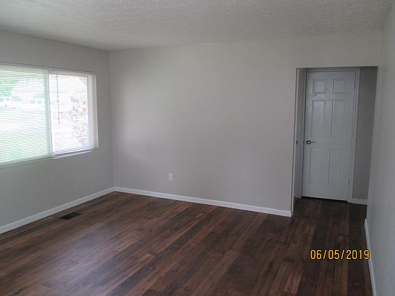 3rd image of 5049 Dimson Dr N
