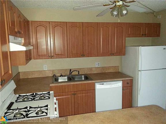 3rd image of 6454 Red Pine Ln APT B