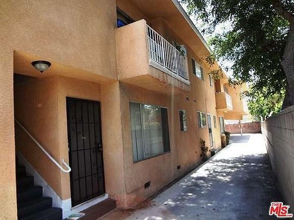 5th image of 3136 S Canfield Ave