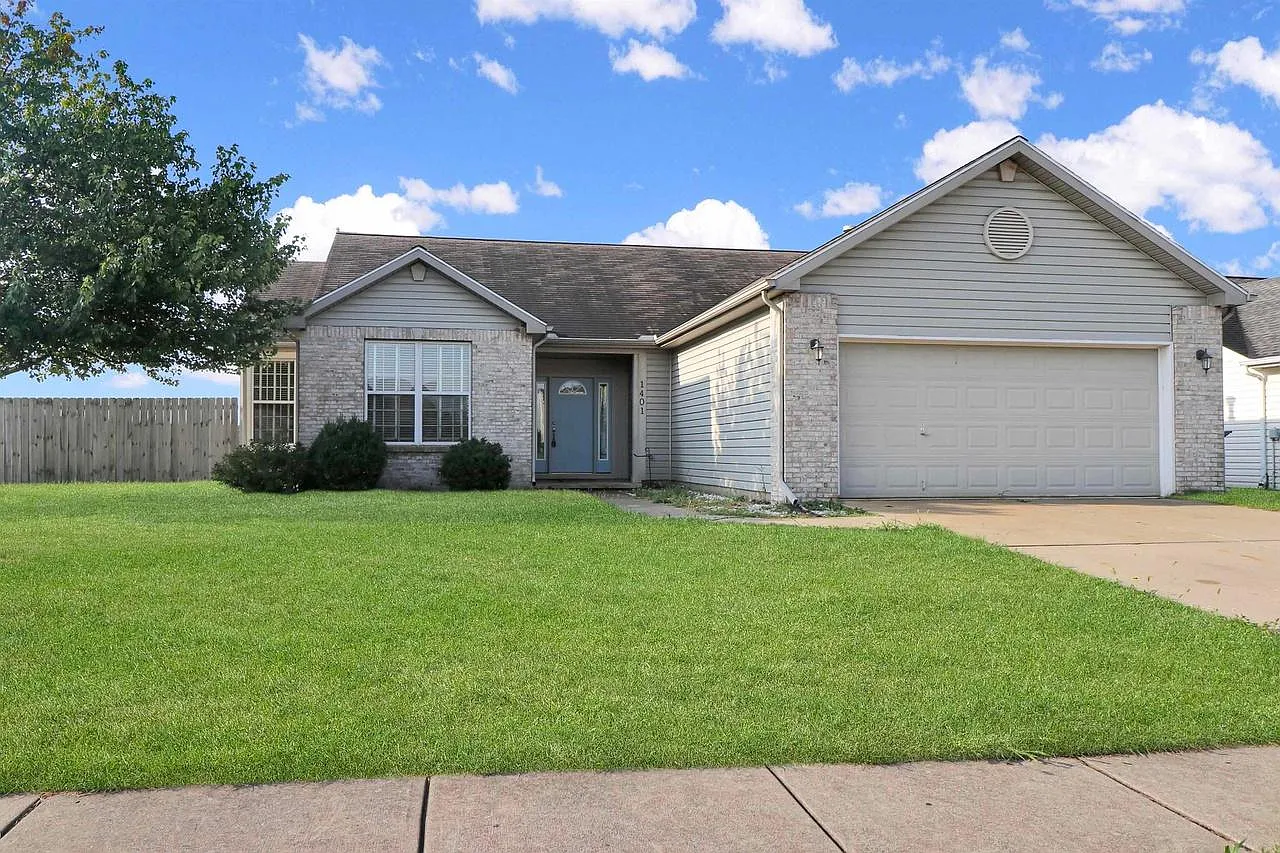 3 bed, 1556 sqft, $1,950 — Photo 1