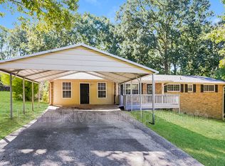 5805 N Bear Dr, Douglasville, GA 30135