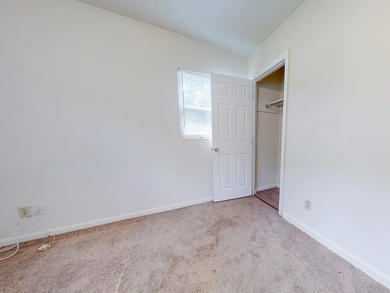 1613 Airport Dr — Photo 7