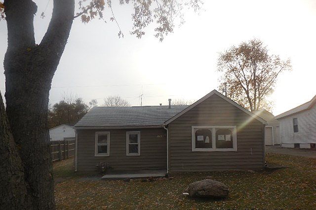 1st image of 1864 Montgomery Ave
