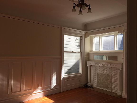 4th image of 995 Steiner St