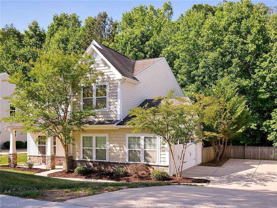 1st image of 445 Shady Grove Ct