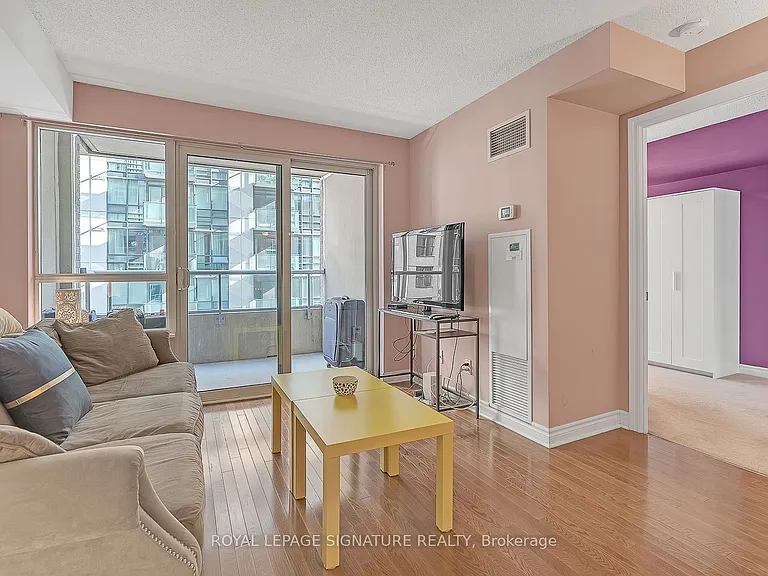 270 Wellington St W #710 — Photo 7