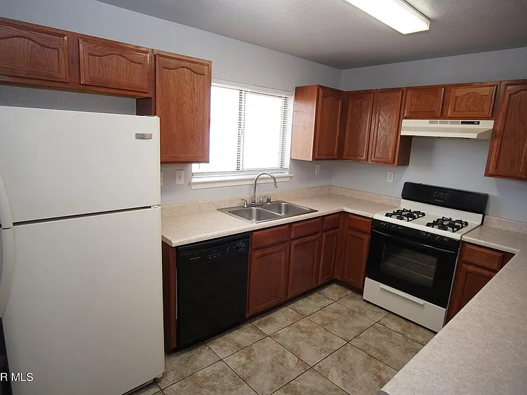 3400 Blue Earth Ln #D — Photo 6