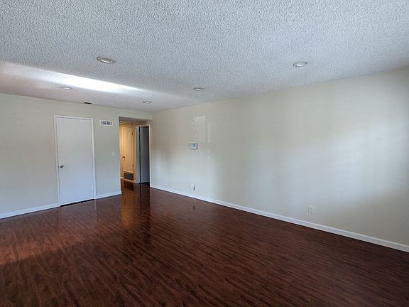 3rd image of 987 S Park Victoria Dr