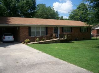 538 Ridgeway Dr, Bolivar, TN 38008