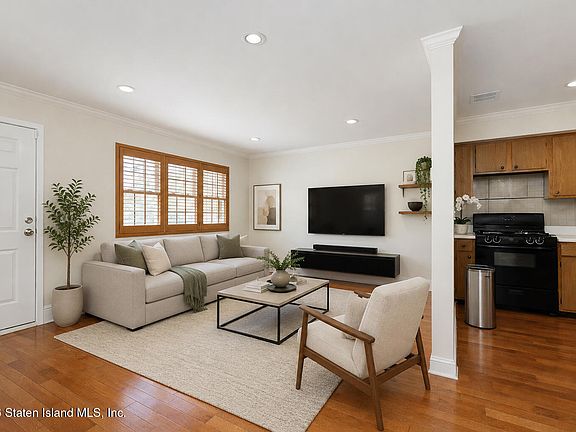 3rd image of 189 Quintard St