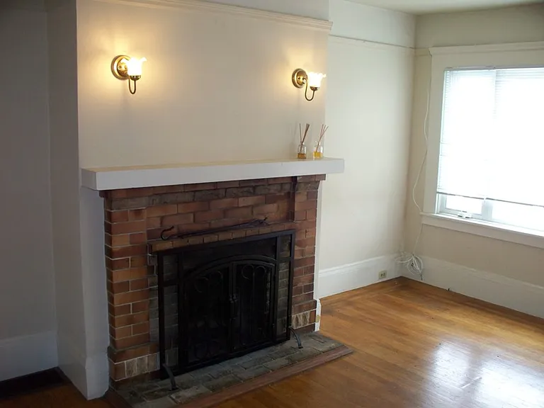 66 Edgar Ave — Photo 2