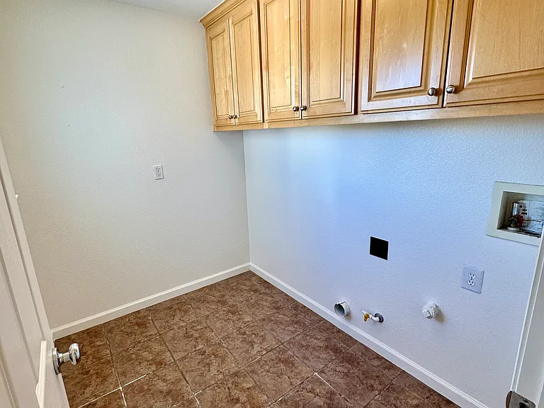683 Castle Haven Dr — Photo 13