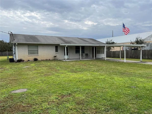 9215 McIntosh Rd, Dover, FL 33527