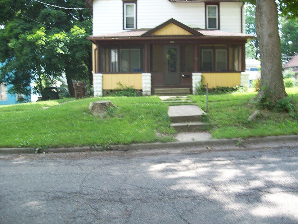 2nd image of 114 E Pine St