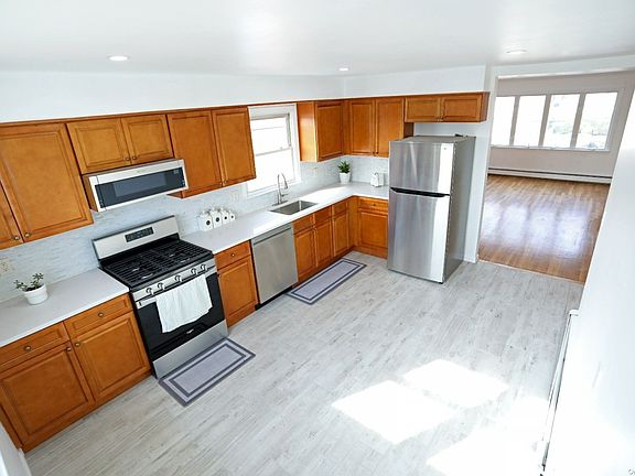 3rd image of 262 Mary Lou Ave