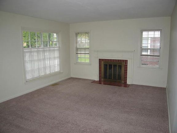 3rd image of 3118 N Medford Ave
